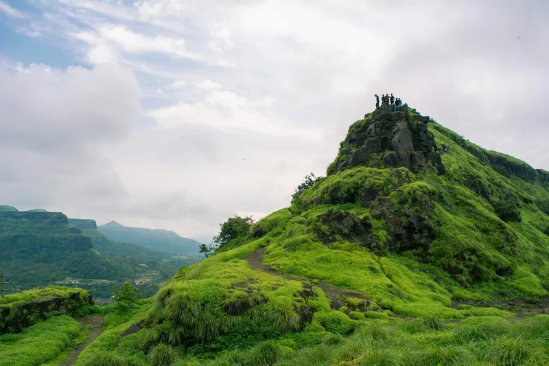 Chikmagalur: Where Karnataka’s Hills Brew Stories of Coffee Clouds & Calm